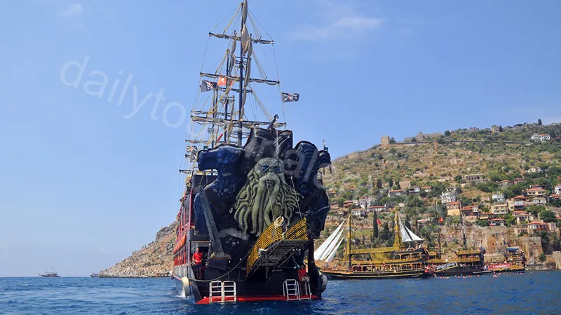 Alanya Pirate Boat Tour image 16