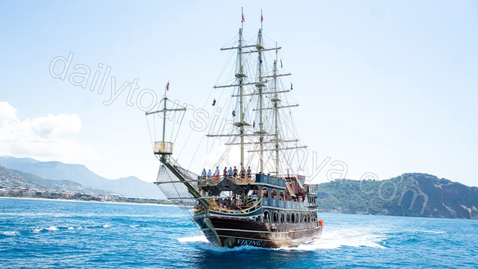 Викингская яхта в Алании photo 6