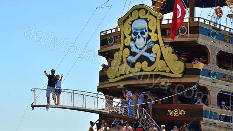 Alanya Grand Troys Pirate Boat Tour photo 4