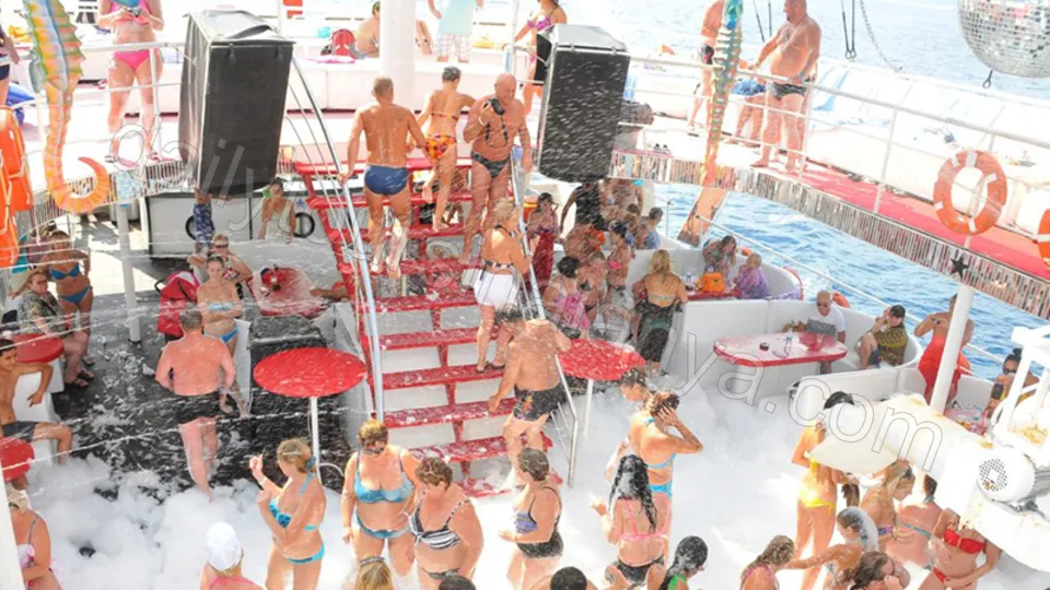 Яхта Старкрафт в Алании photo 3