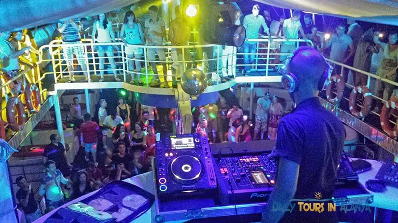 Alanya Starcraft Night Party Boat Tour image 13