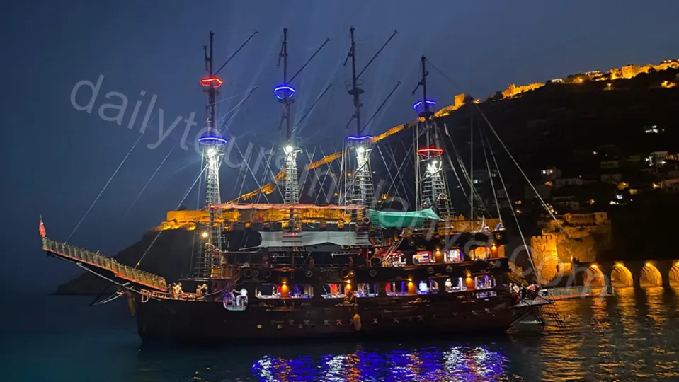 Alanya Gün Batımı Tekne Turu