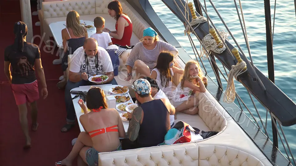 Big Kral Sunset Boat Tour photo 1