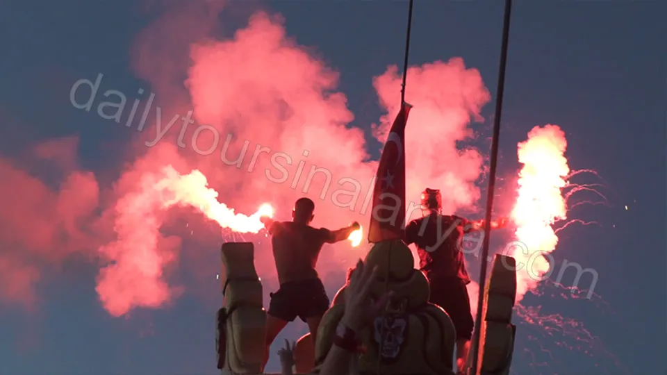 Big Kral Sunset Boat Tour photo 10