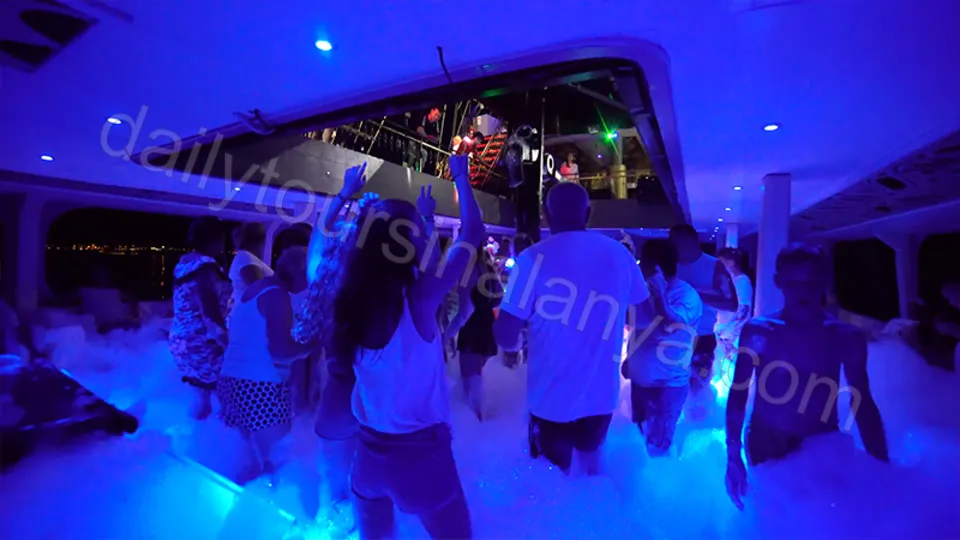 Big Kral Sunset Boat Tour photo 15