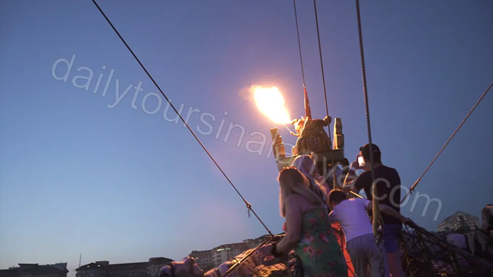 Big Kral Sunset Boat Tour photo 7