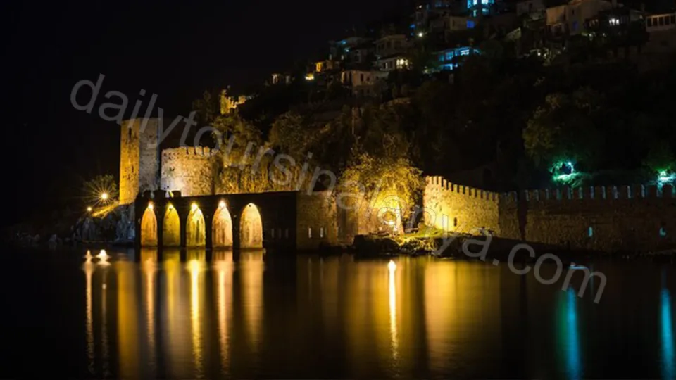 Ночная дискотека в Алании на яхте Старкрафт photo 18