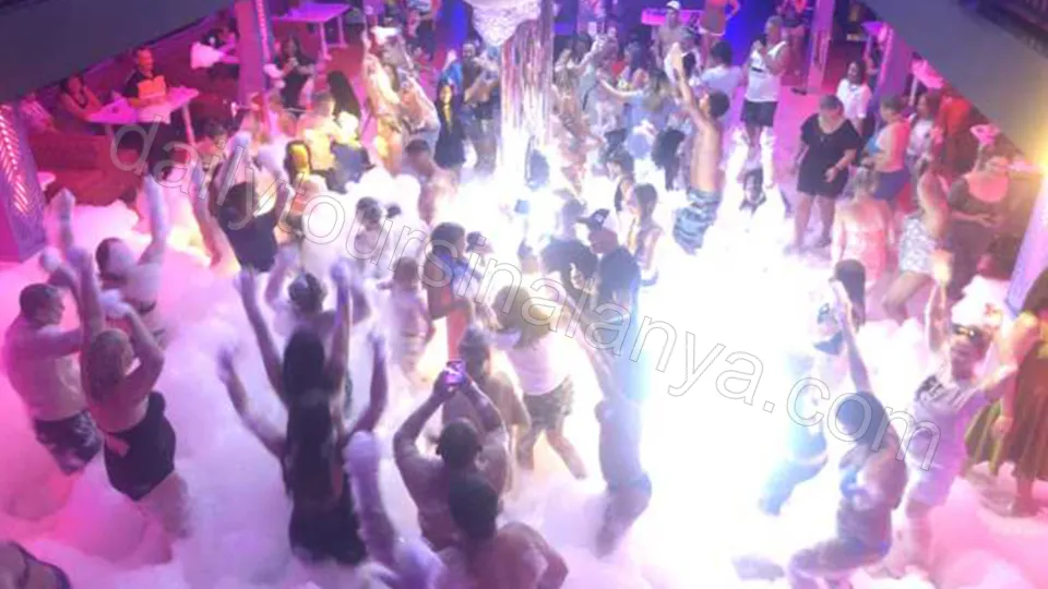 Ночная дискотека в Алании на яхте Старкрафт photo 24