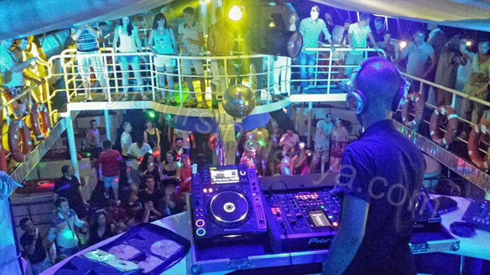 Ночная дискотека в Алании на яхте Старкрафт photo 5