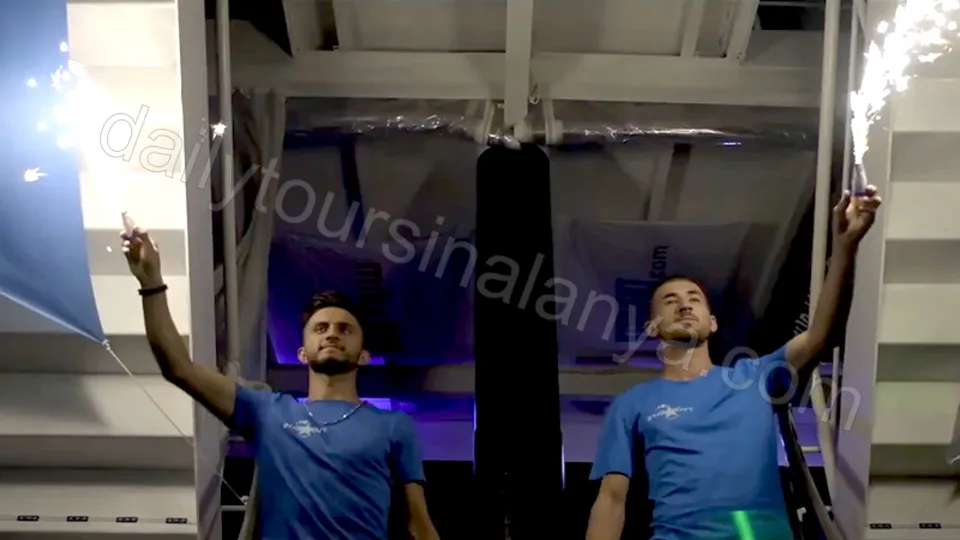 Ночная дискотека в Алании на яхте Старкрафт photo 6