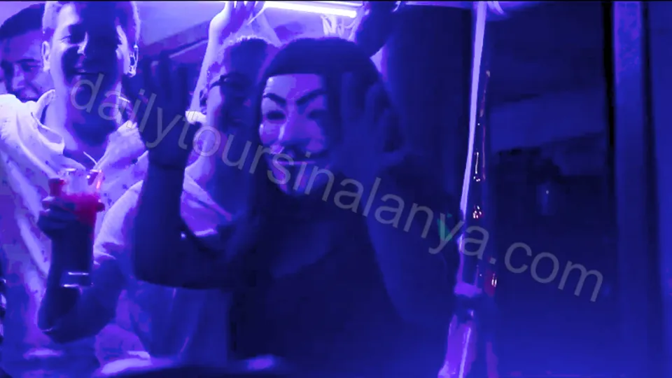 Ночная дискотека в Алании на яхте Старкрафт photo 7