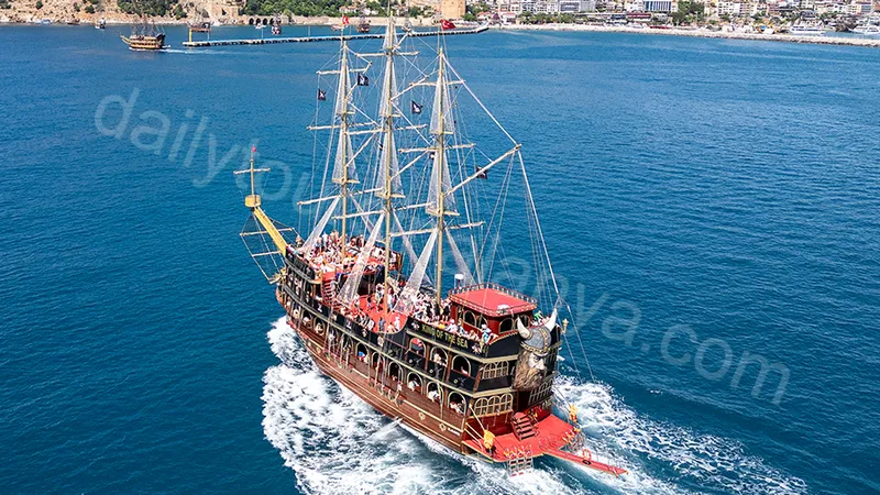 Alanya Viking Boat Tour image 24