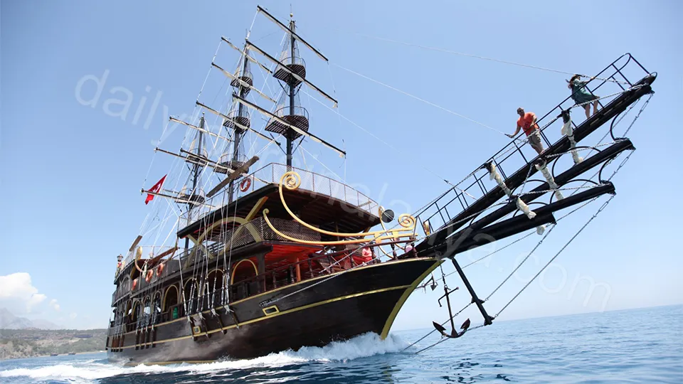 Alanya Titanic Pirate Boat Tour