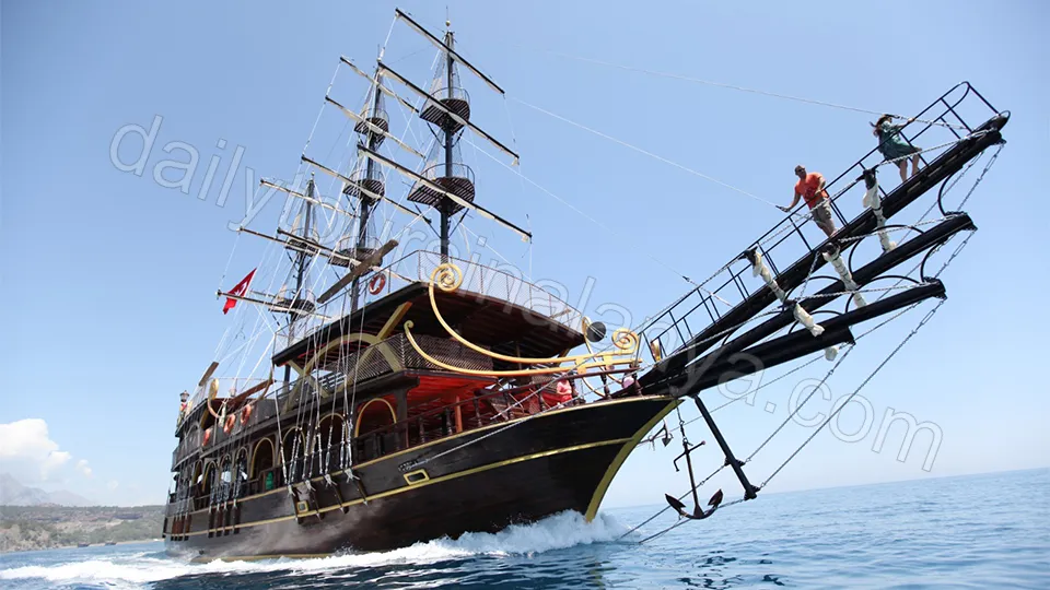 Alanya Titanic Pirate Boat Tour photo 0