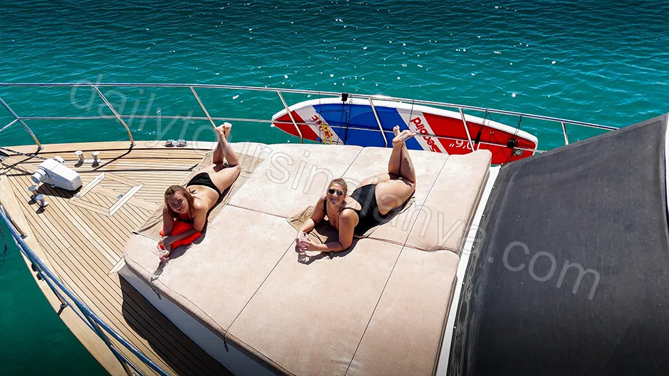 Apollo SS Luxury photo 8