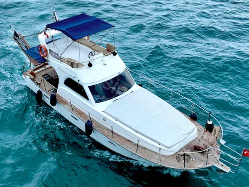 Side VIP rental yacht photo
